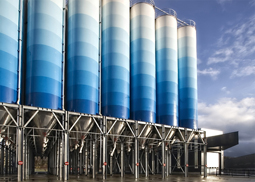 Painting of metal tanks for food, beverages and drinking water, with certified epoxy foodgrade paint for direct and indirect contact with food and drinks.  